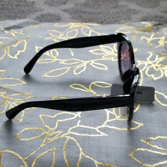 3/$15 NWT SUNGLASSES - Picture 2 of 2
